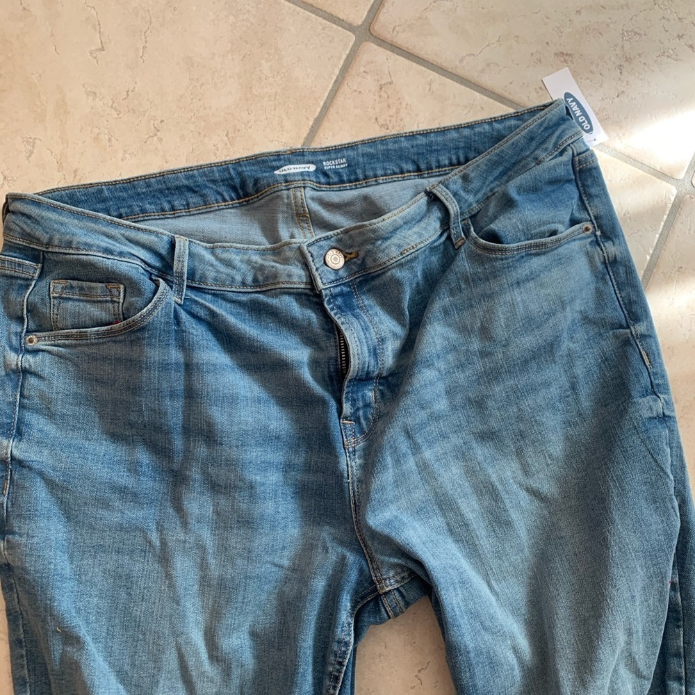 BNWT! Old Navy Rockstar Light Wash Jeans - Picture 6 of 6